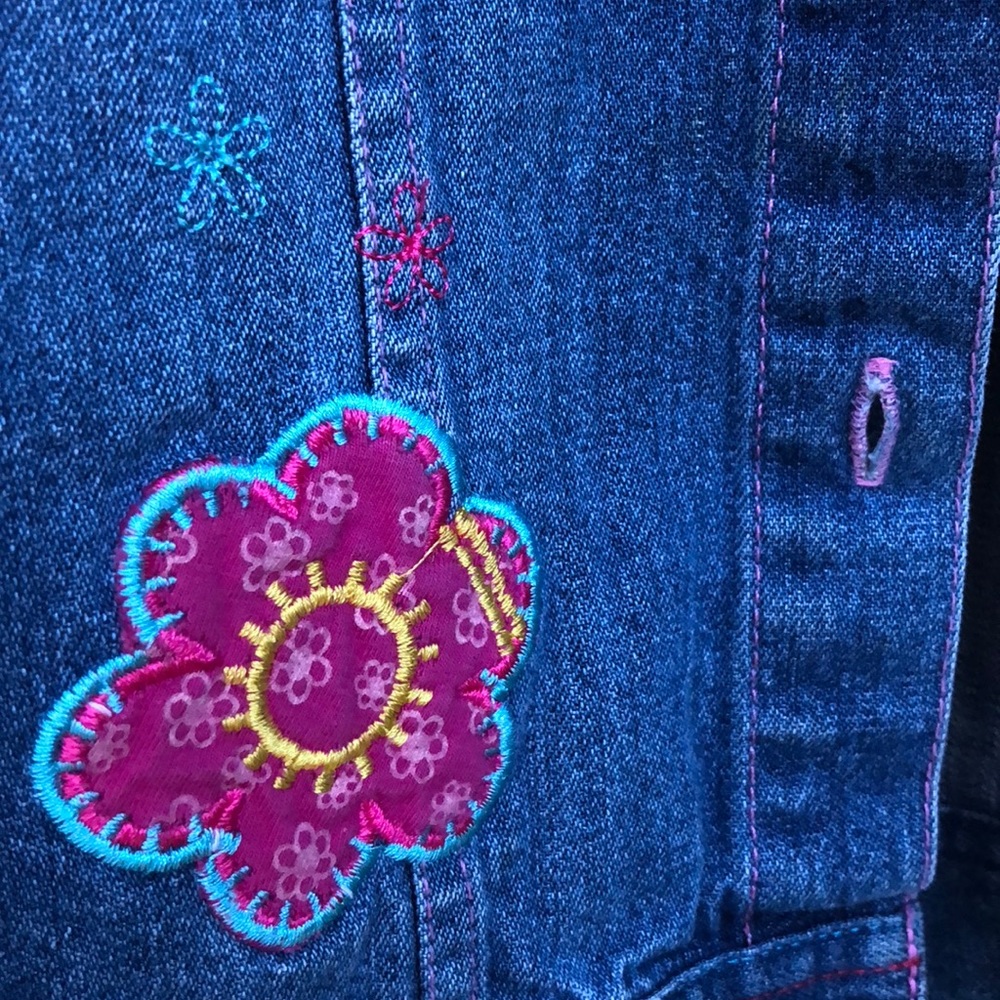 Jean jacket flower power!!  size 5. Too cute!! - Picture 6 of 6